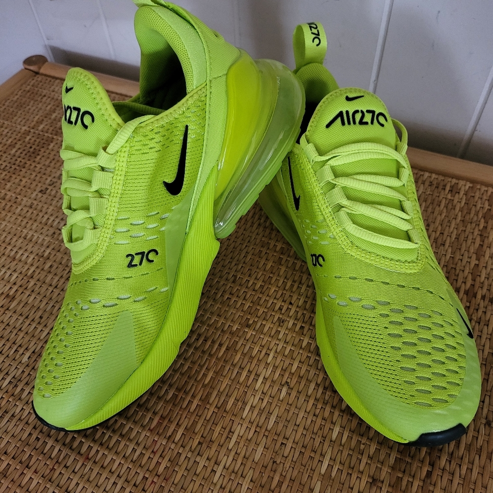 Women's Nike Air Max 270 Sz 7